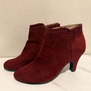 Elegant Red Suede Ankle Boots